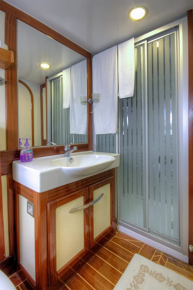 Angelo 2 Gulet sailing along the Turkish Turquoise Coast