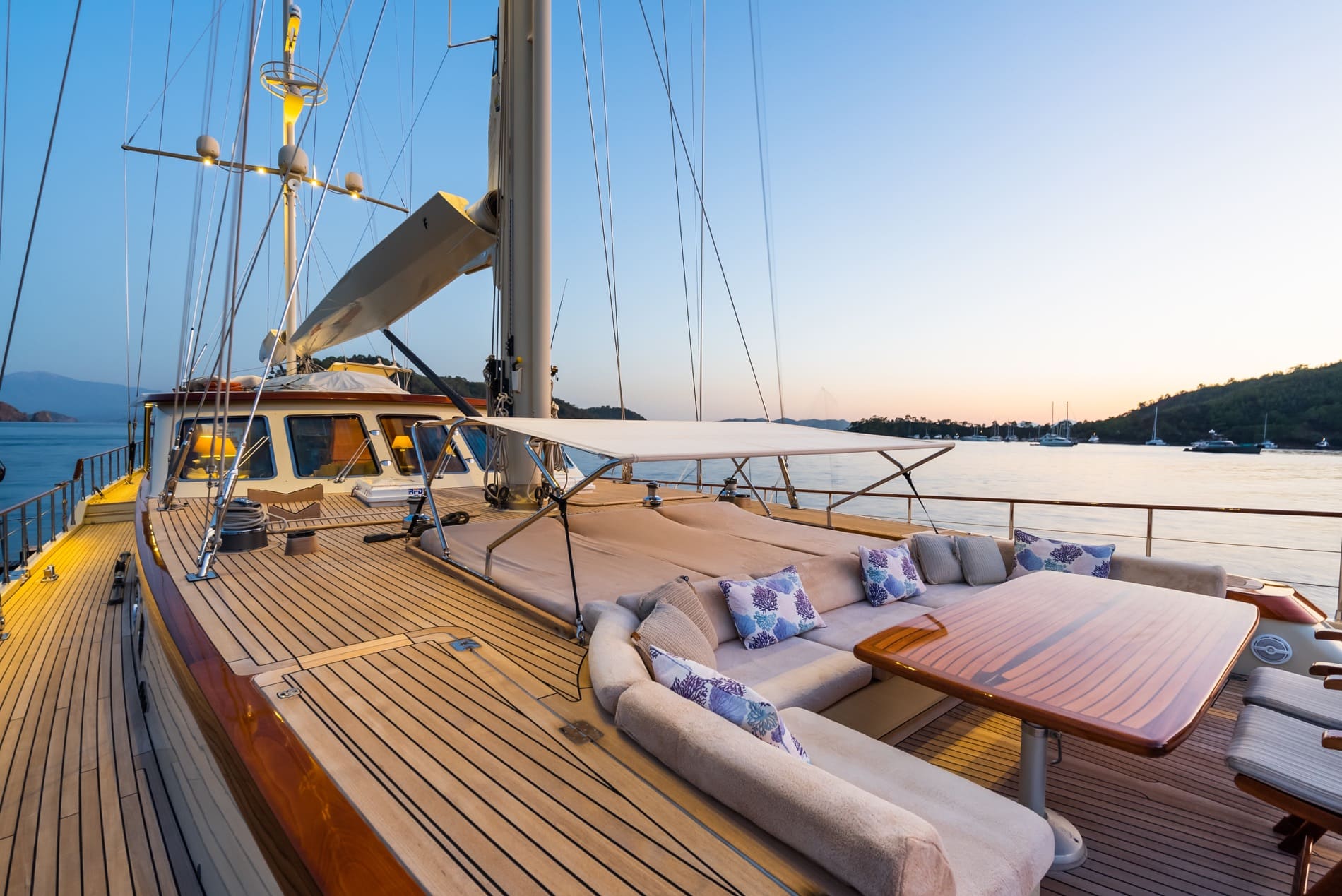Daima - Charter a luxury Motor Sailer