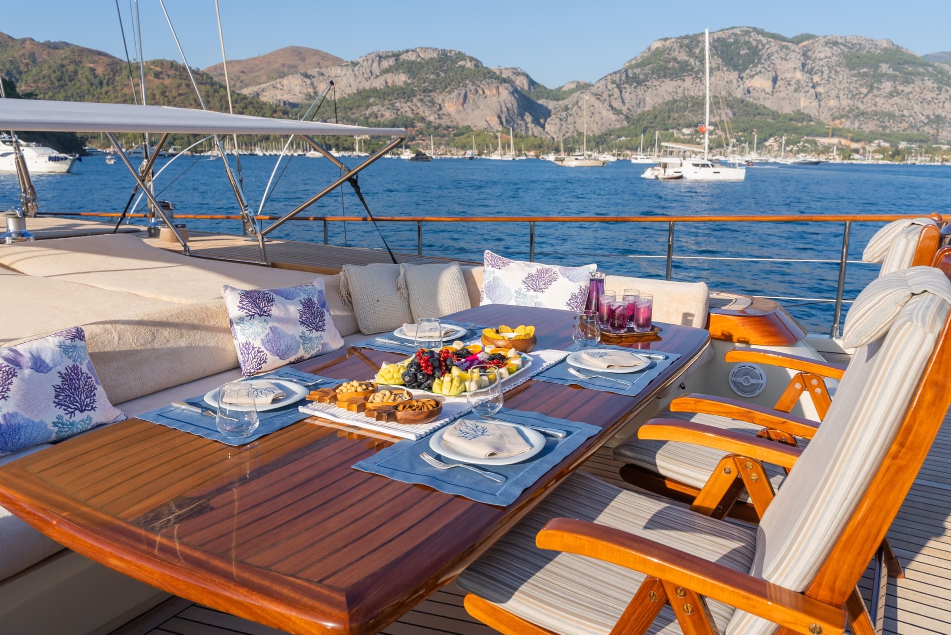 Daima - Charter a luxury Motor Sailer