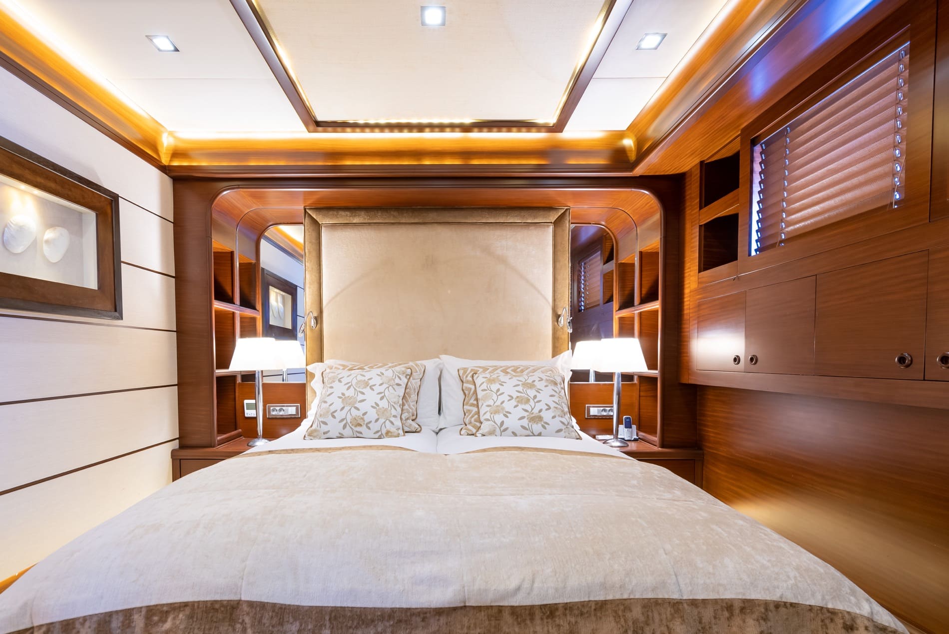 Daima Luxurious motorsailer for Charter