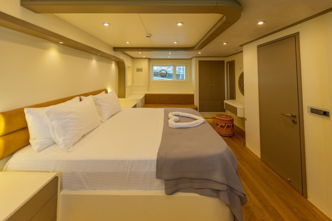 Lycian Dream yacht luxury master cabin