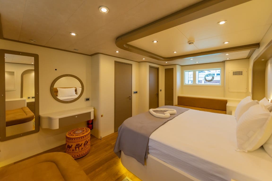 Lycian Dream yacht luxury master cabin