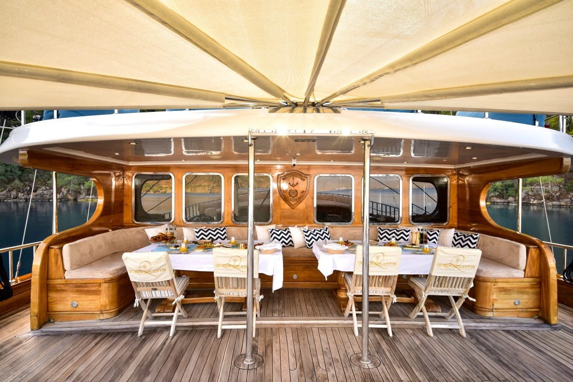 Queen Atlantis Charter Price