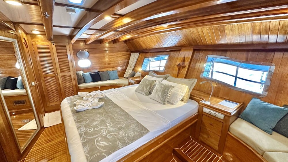 Gulet Luxury Sailing Yacht Parss